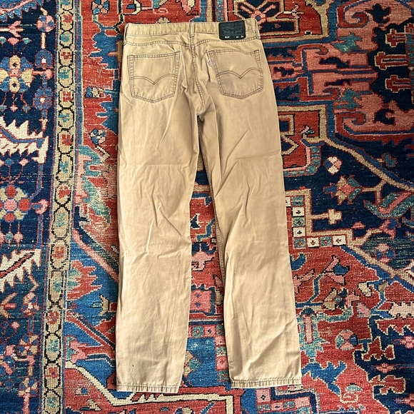 Levi’s 514 Straight Fit Men’s Khaki Pants Size 32x34 - Picture 2 of 5